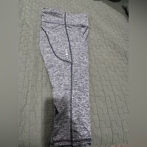 Xersion EverContour High Rise Stretch Fabric Quick Dry Workout Capris